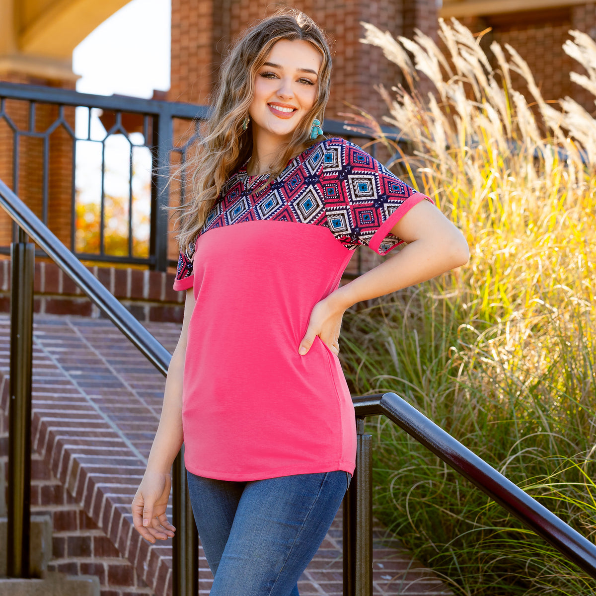 10977 - Color Block Geometric Print Half Sleeve Top