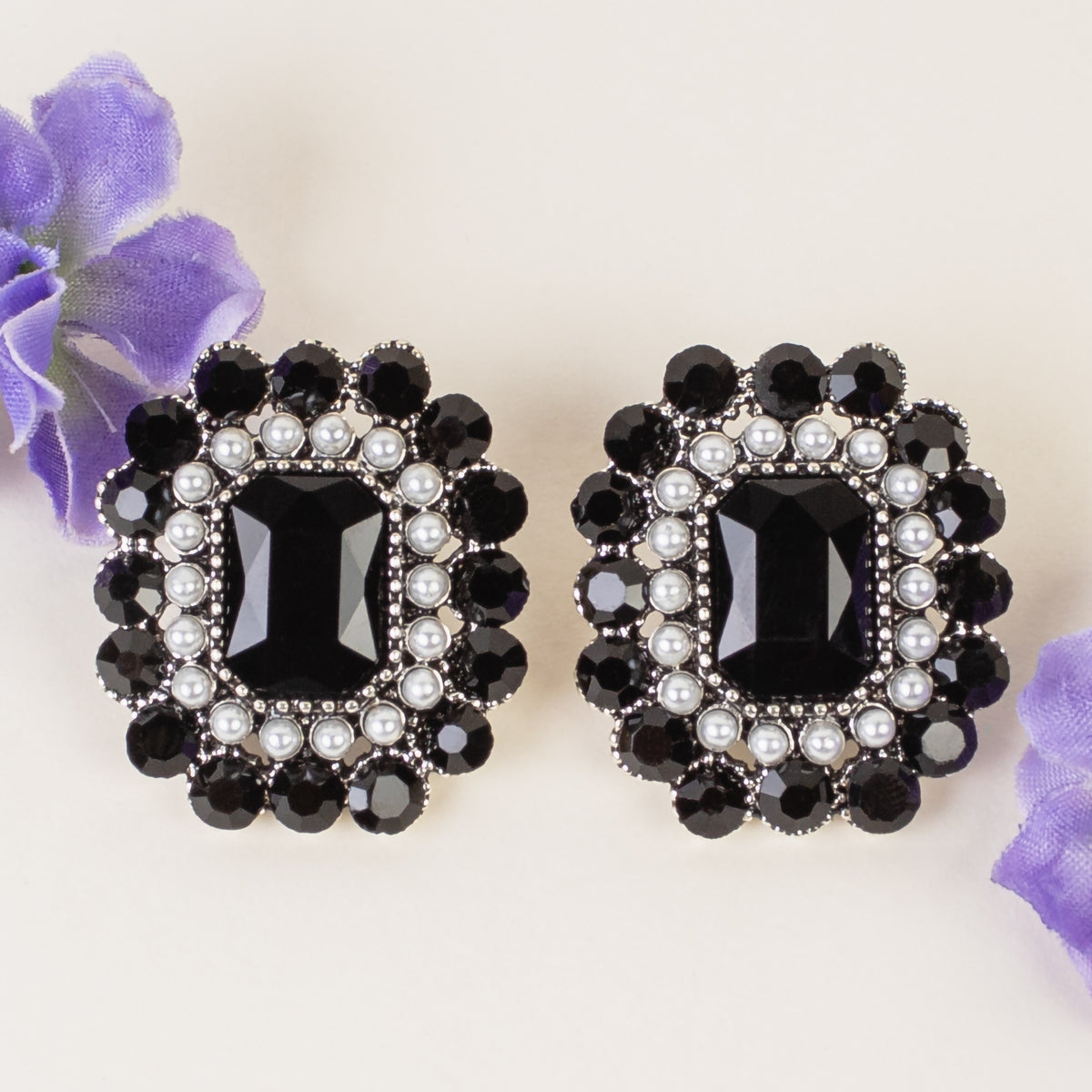 1323 - Rhinestone Earrings - Black