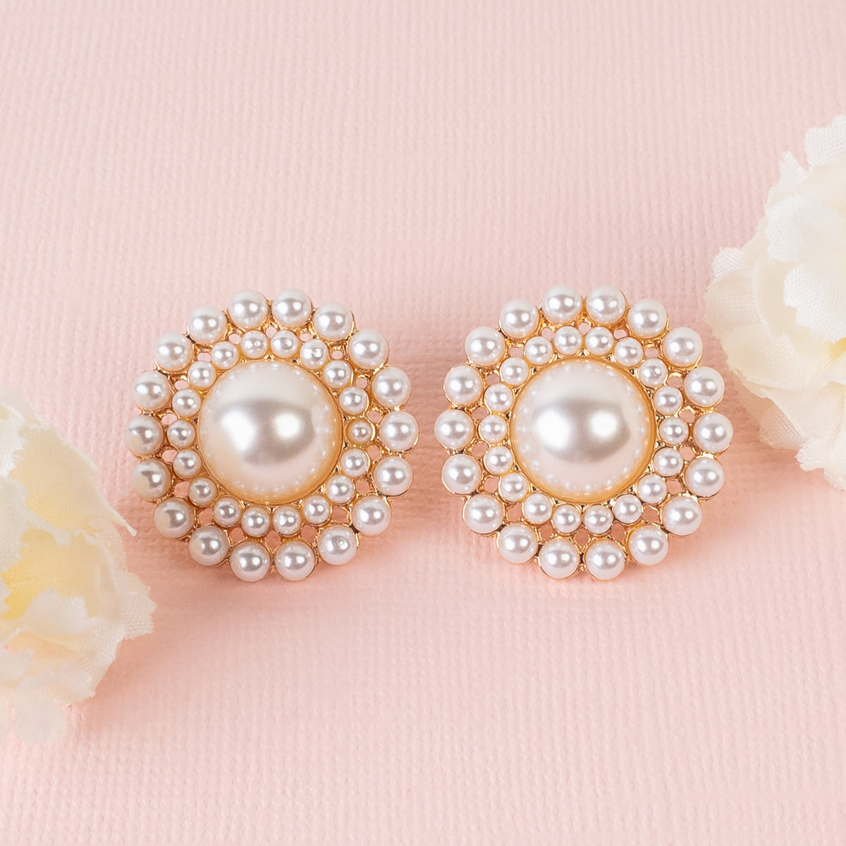 1370 - Crystal Stud Earrings - Pearl