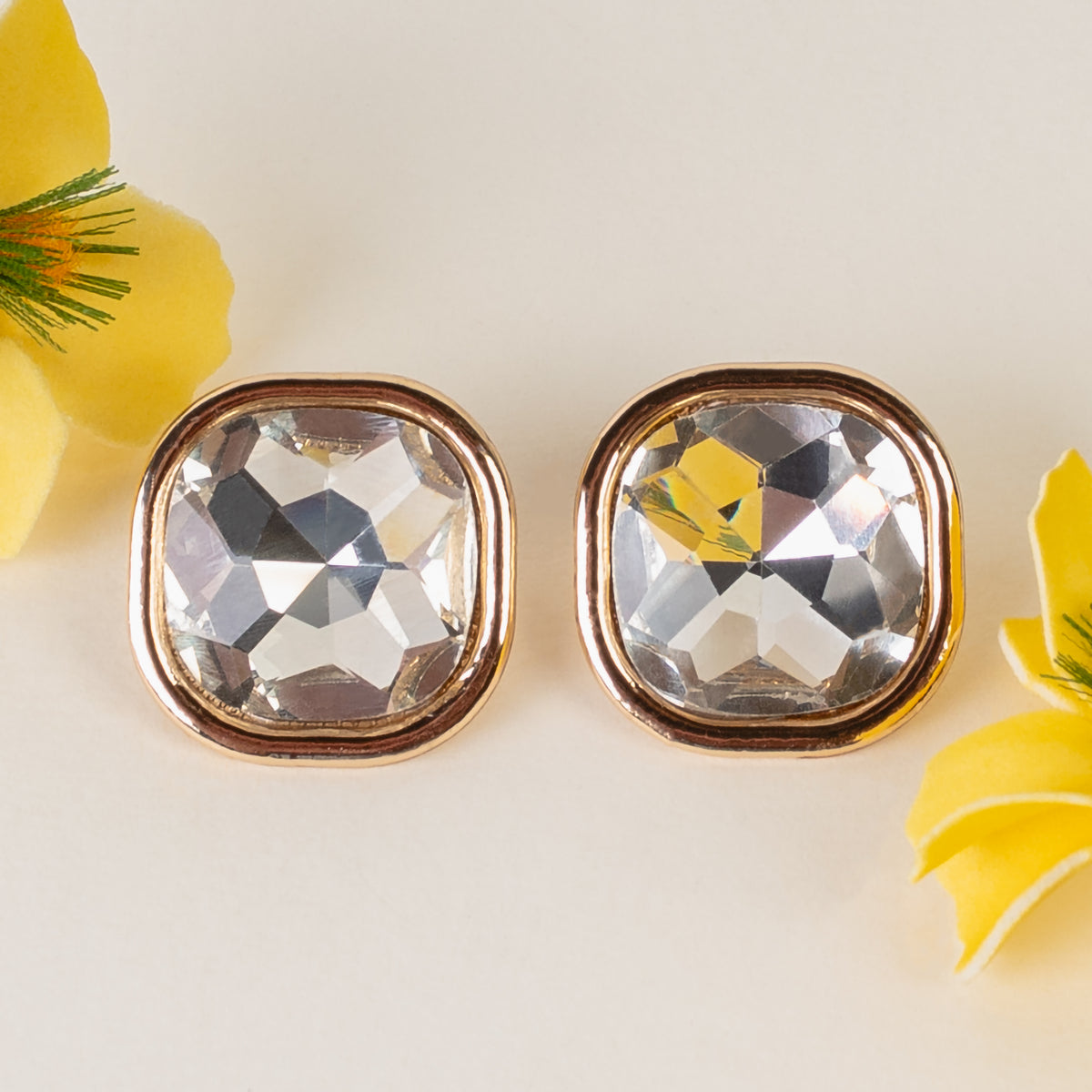 1385 - Crystal Stud Earrings - Clear
