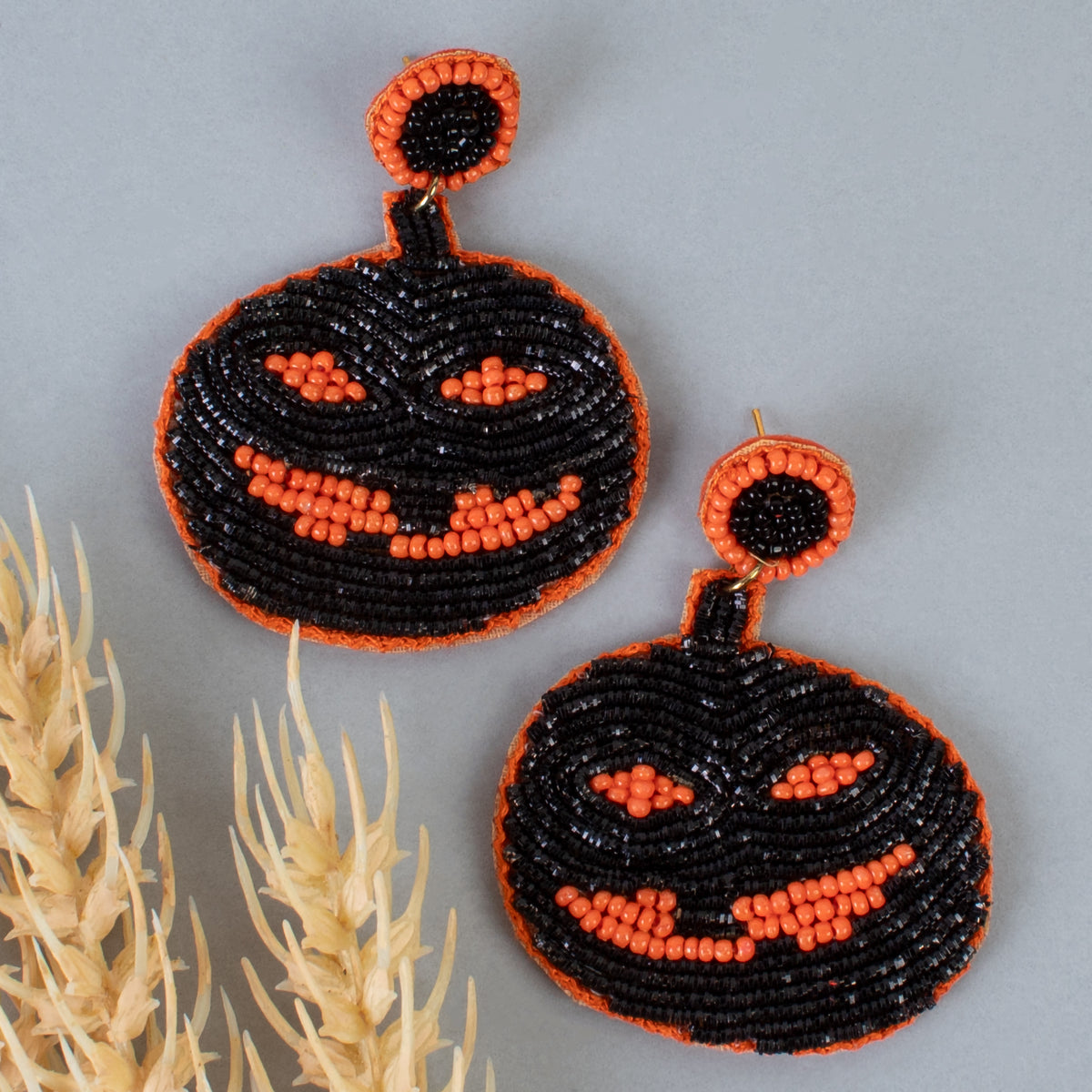 1557 - Beaded Jack-o'-Lantern Earrings - Black