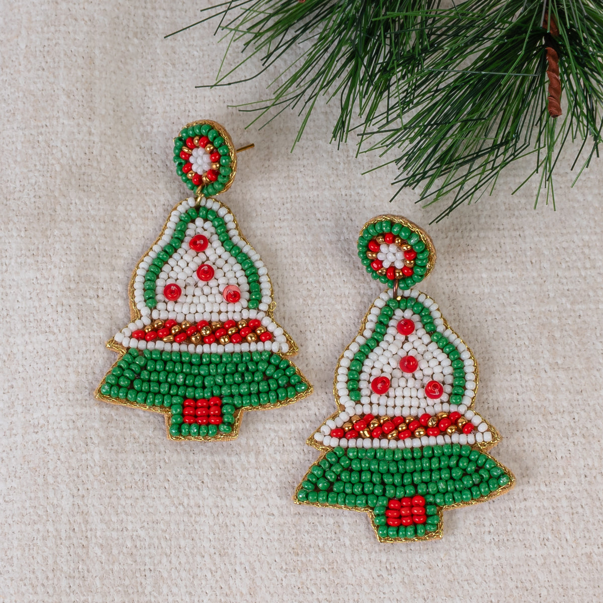 1562 - Beaded Christmas Tree Earrings - Green