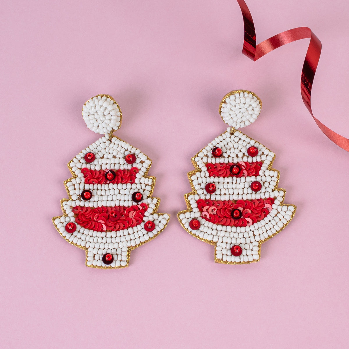 1571 - Beaded Christmas Tree Earrings - Red & White