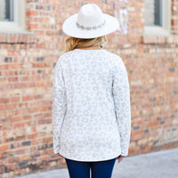 Load image into Gallery viewer, 40057 - V Neck Leopard Long Sleeve Top
