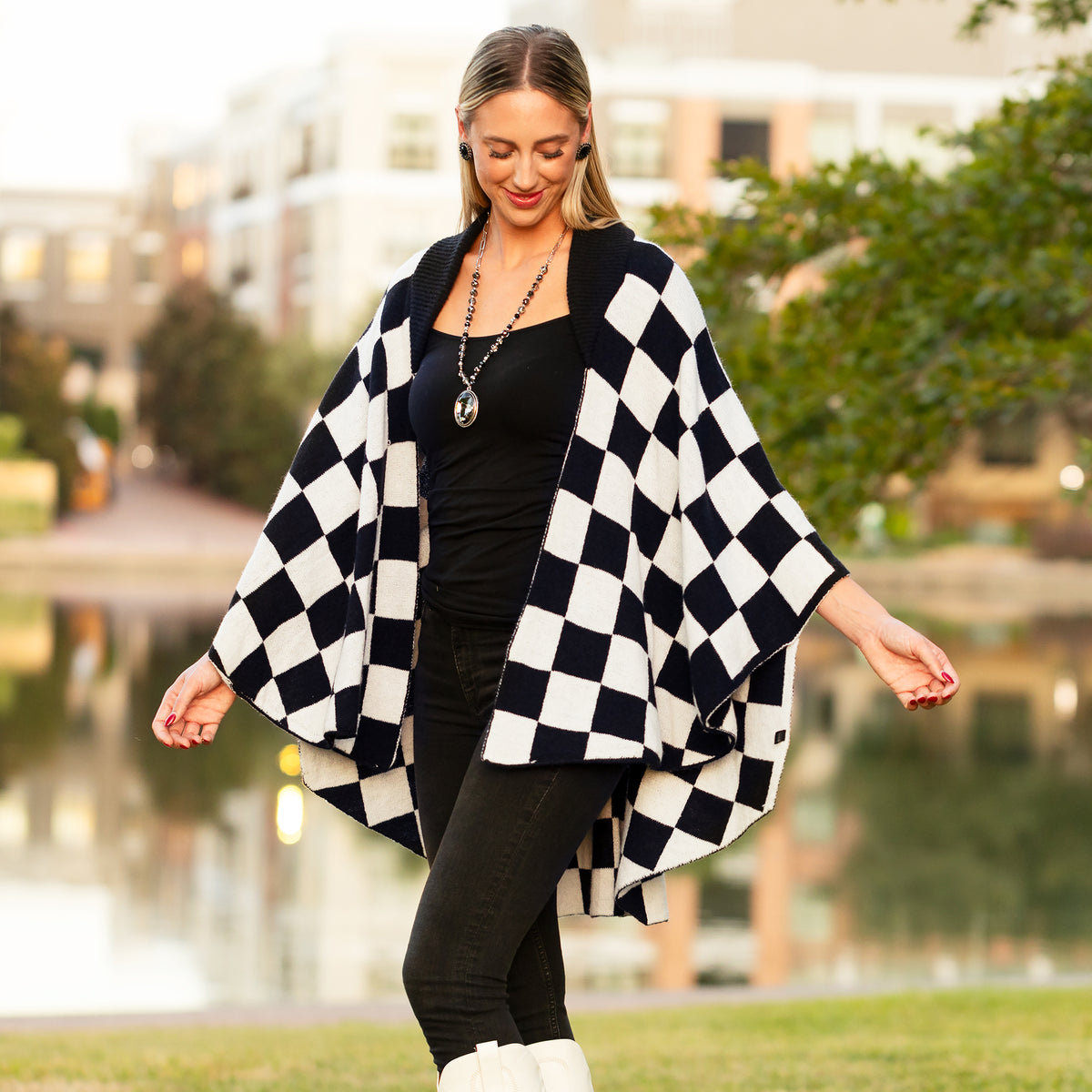 6793 - Checkered Print Poncho - Black & White