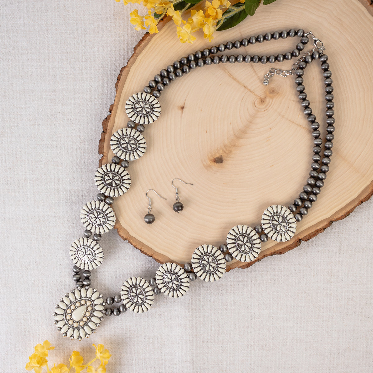 72965 - Squash Blossom Necklace - Ivory & Silver