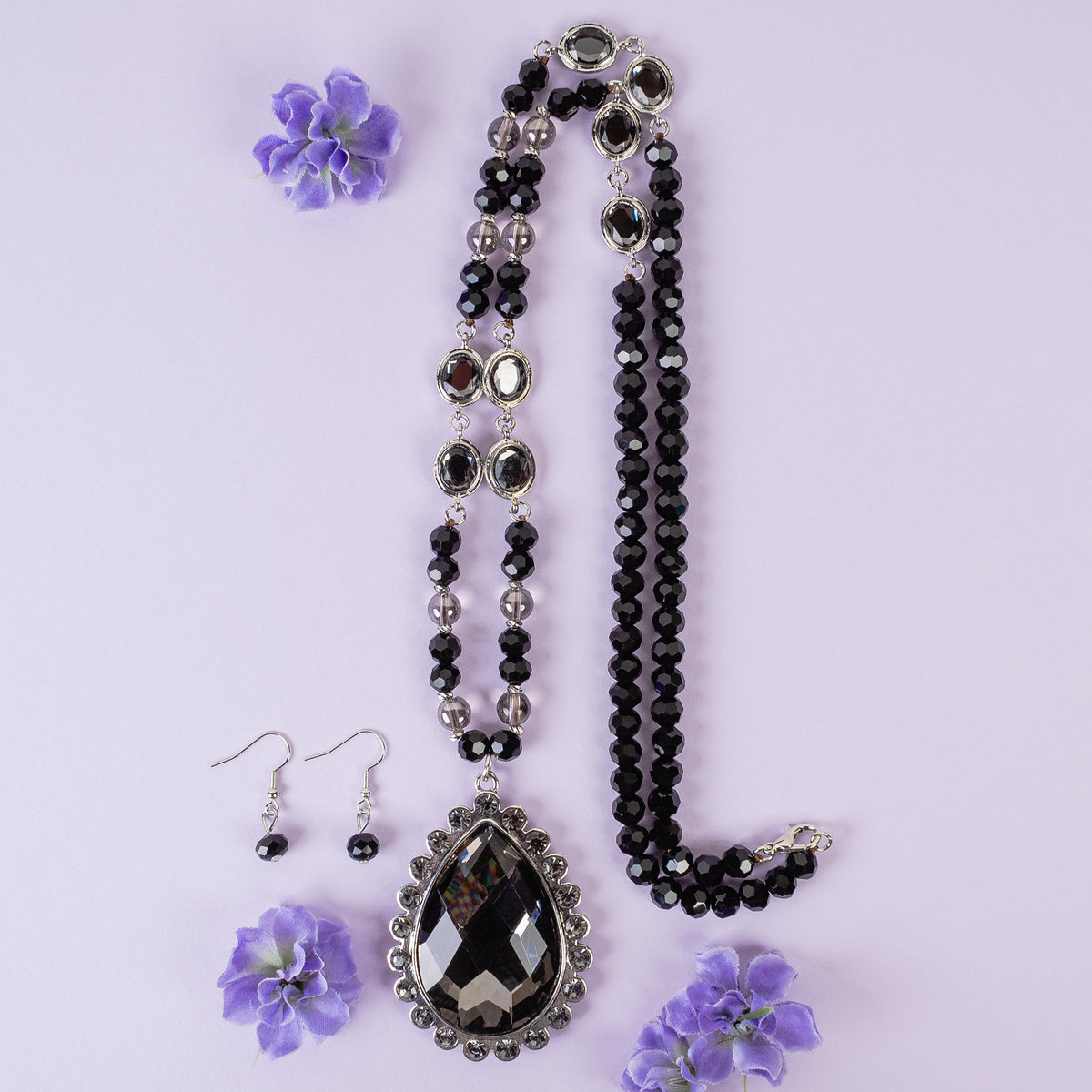 72987 - Crystal Pendant Necklace - Black