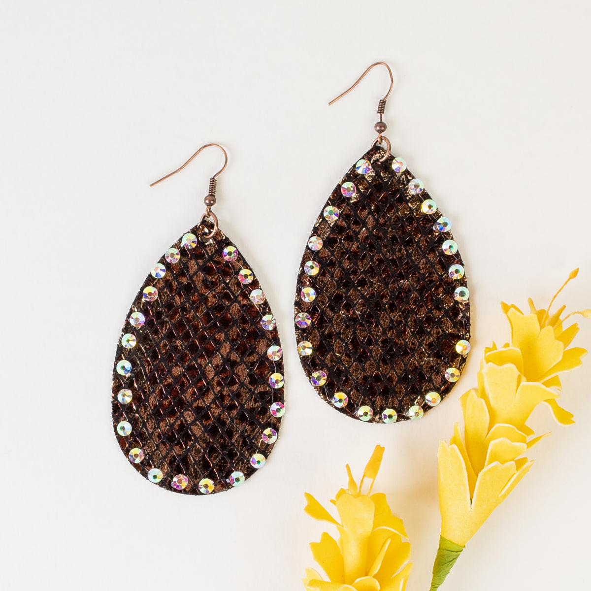 73788 - Snake Print Drop Earrings - Black