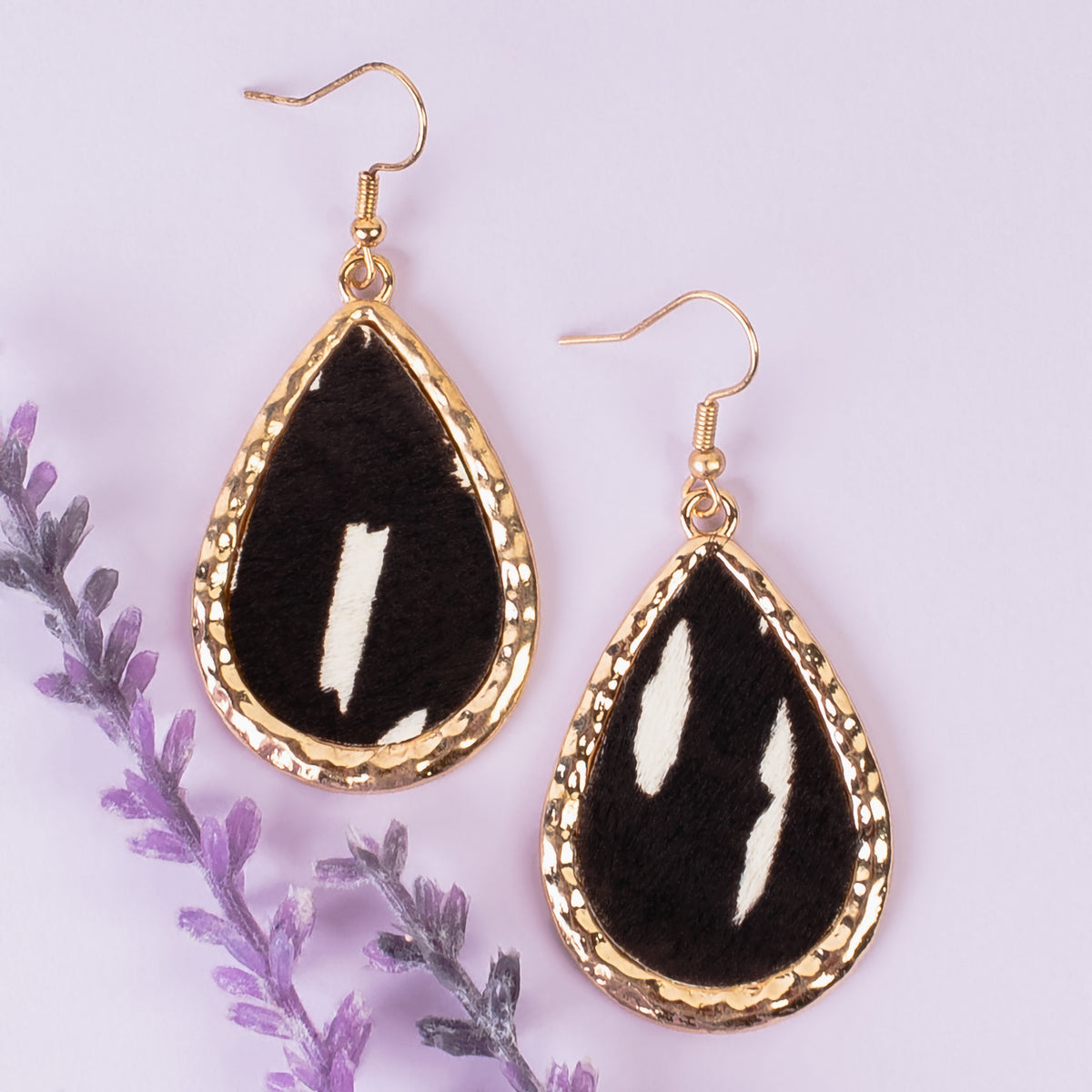 73977 - Animal Print Teardrop Earrings - Black