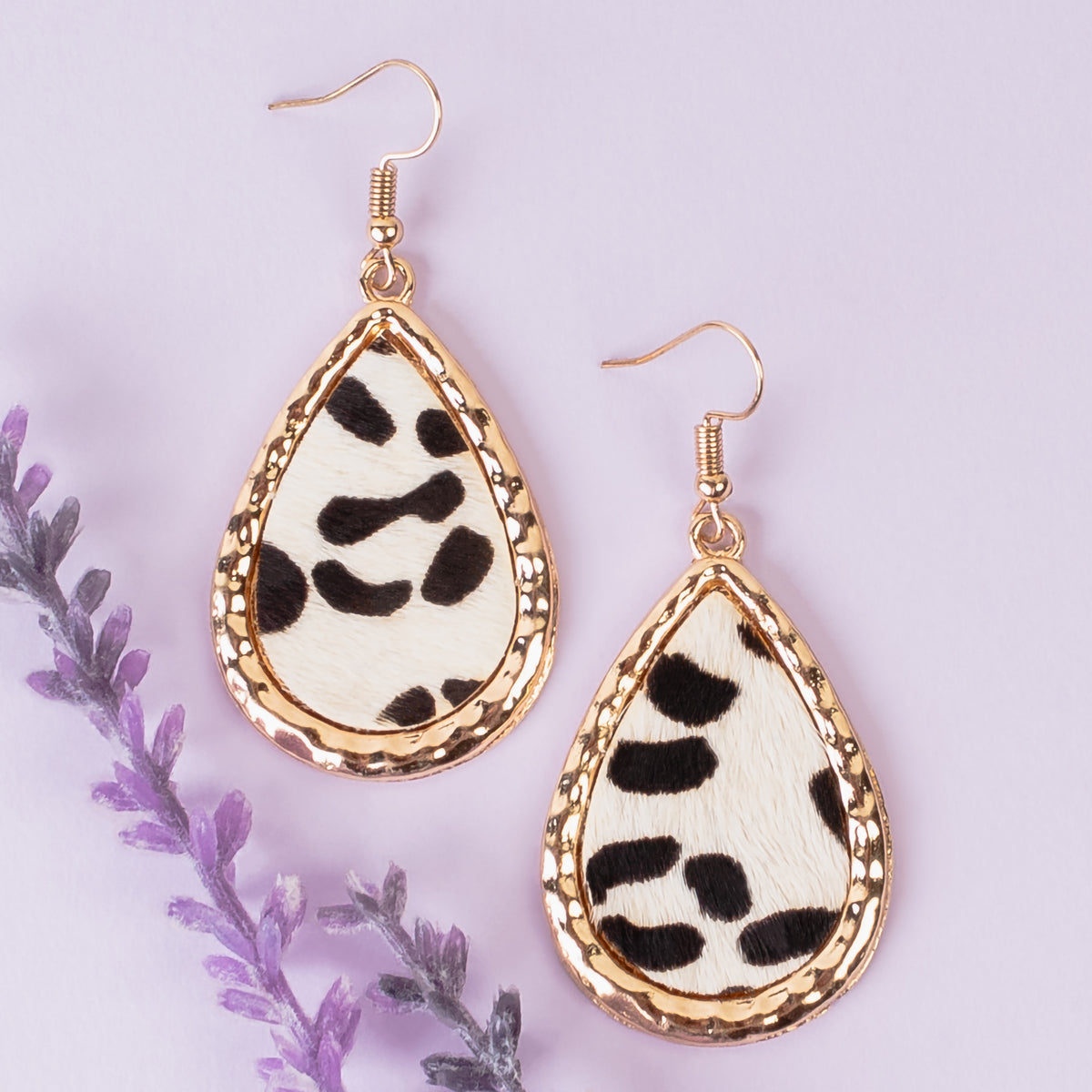 73977 - Animal Print Teardrop Earrings - White