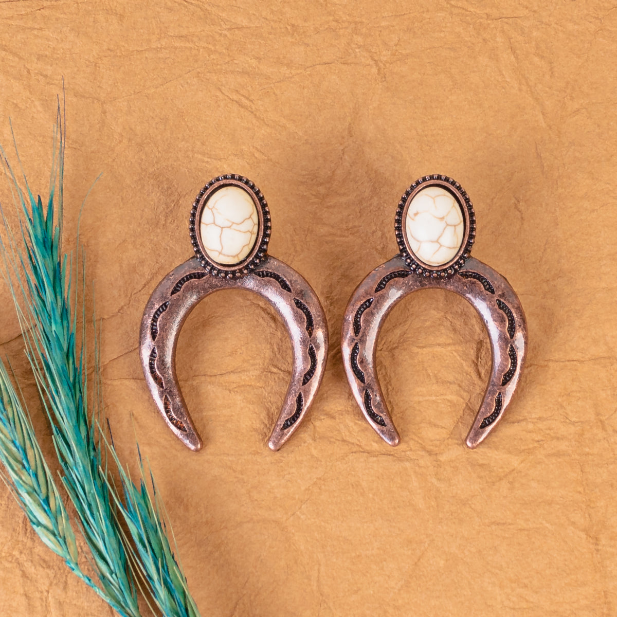 93181 - Western Earrings - Ivory & Copper