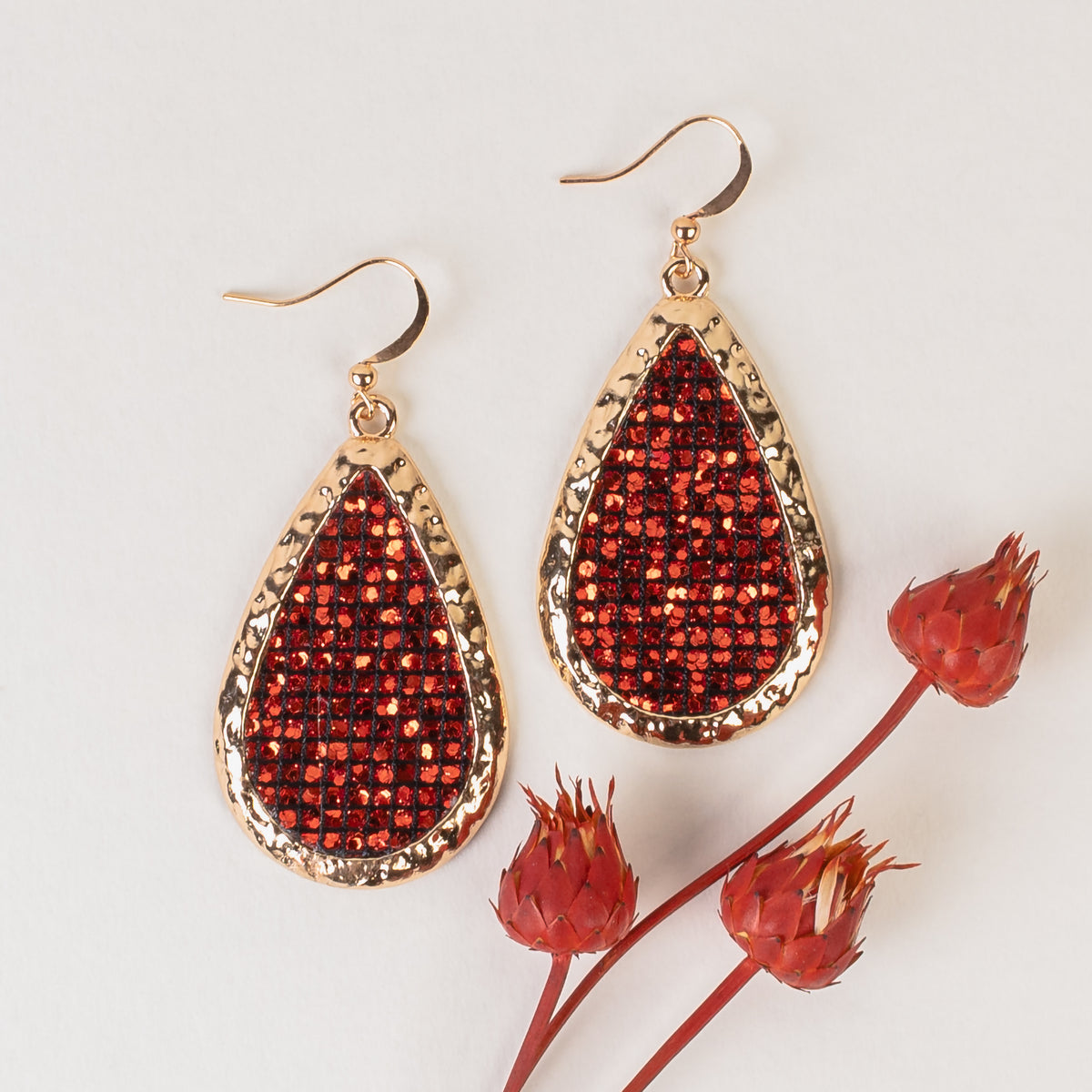 93185 - Glitter Drop Earrings - Red