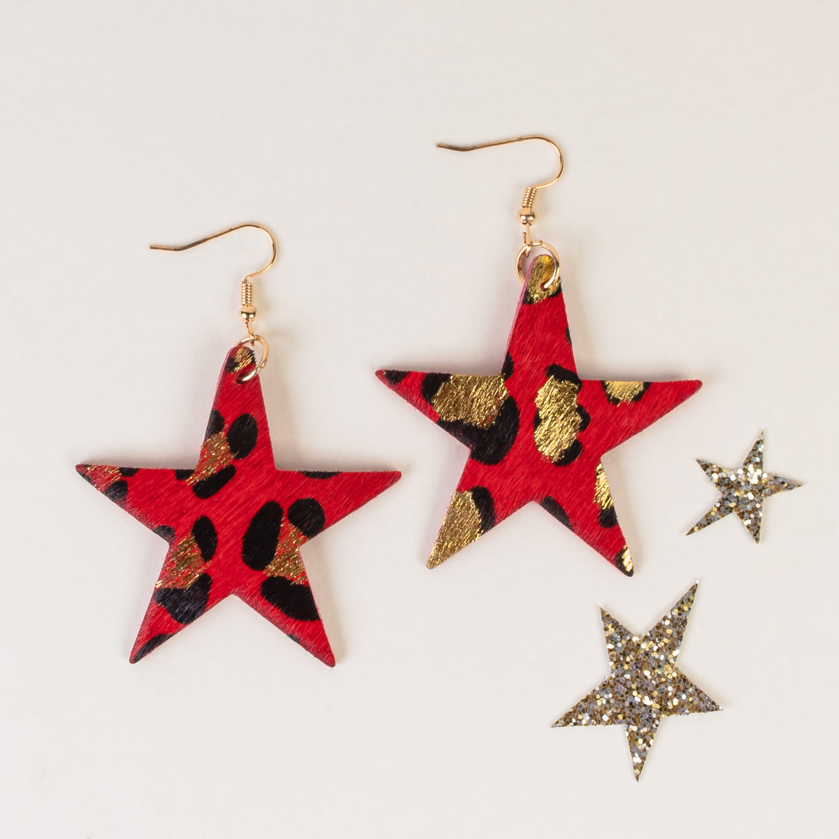 93189 - Animal Print Star Earrings - Red