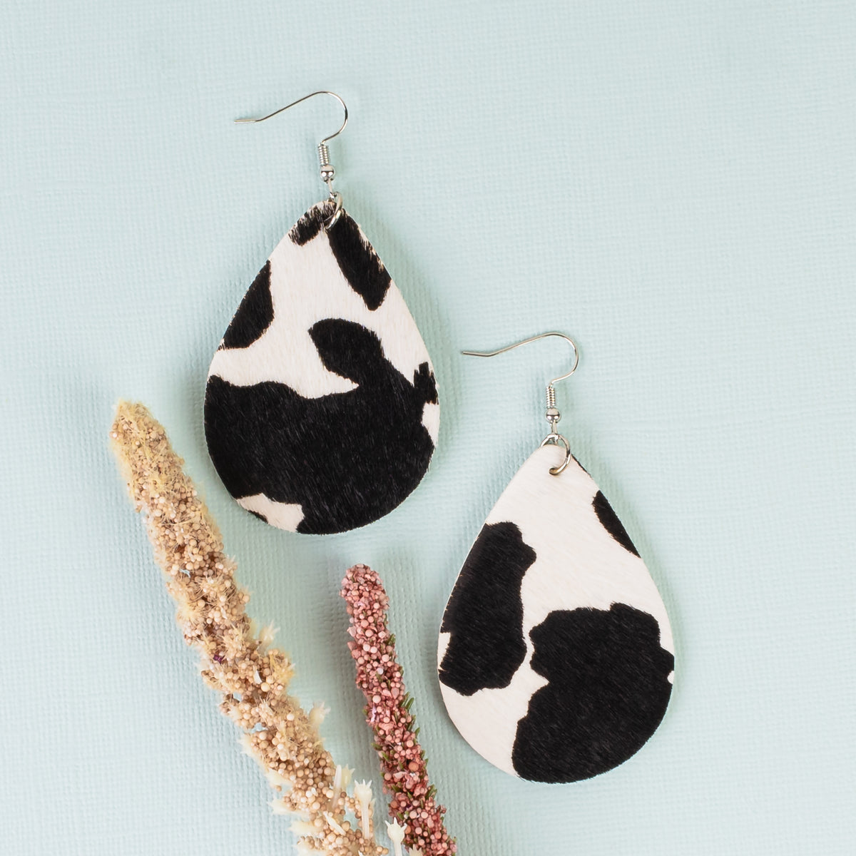 93203 - Animal Print Drop Earrings - Black & White