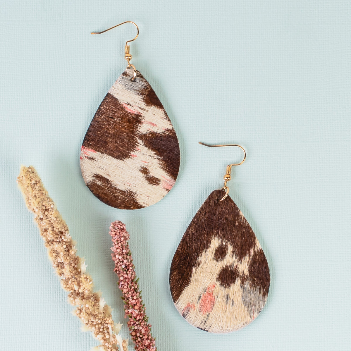 93203 - Animal Print Drop Earrings - Brown