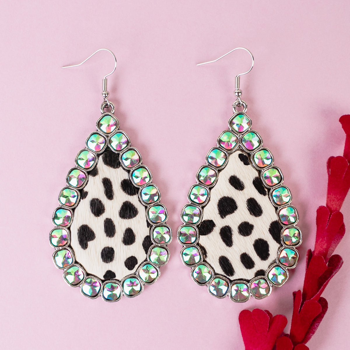 93249 - Animal Print Drop Earrings - Black & White