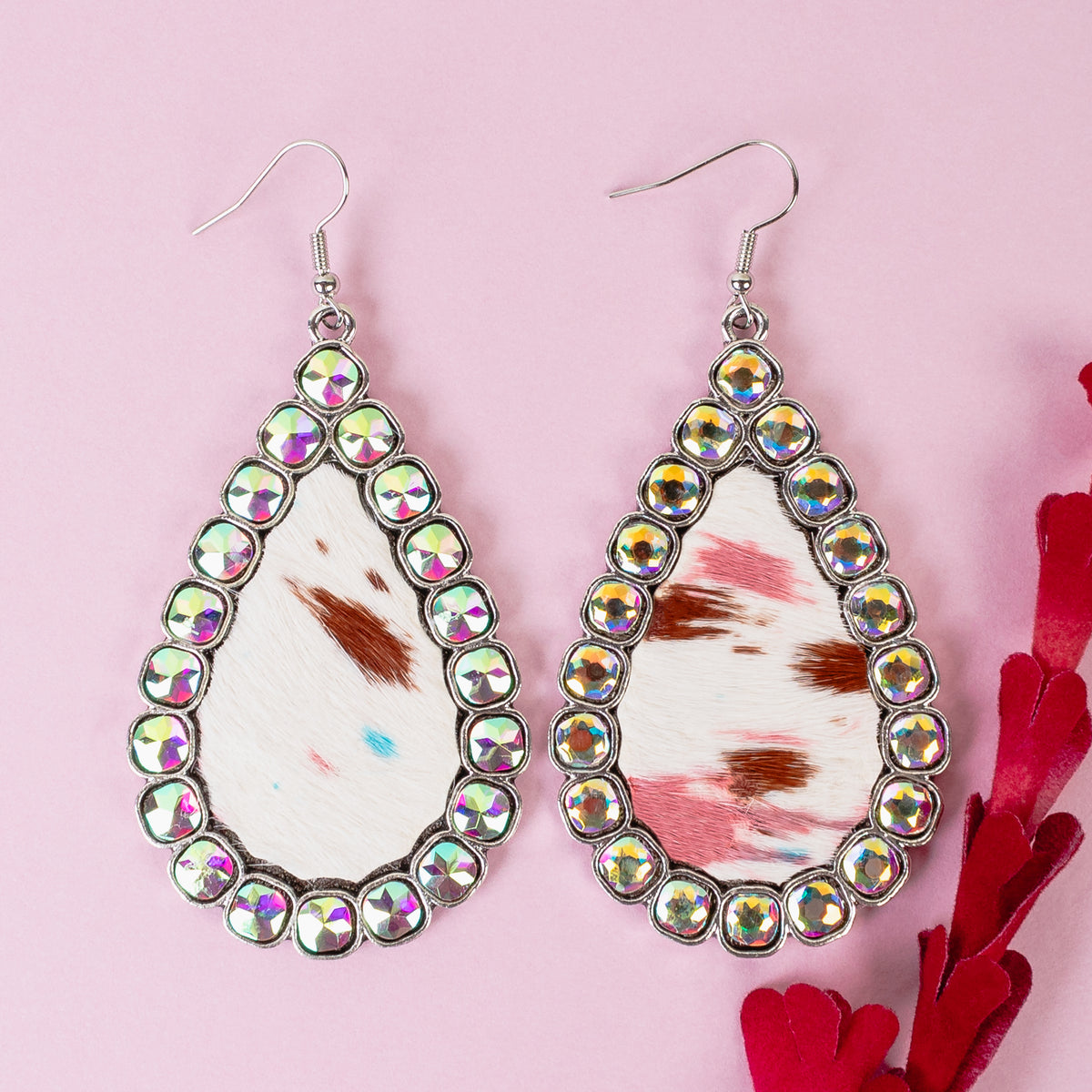 93249 - Animal Print Drop Earrings - Brown & White