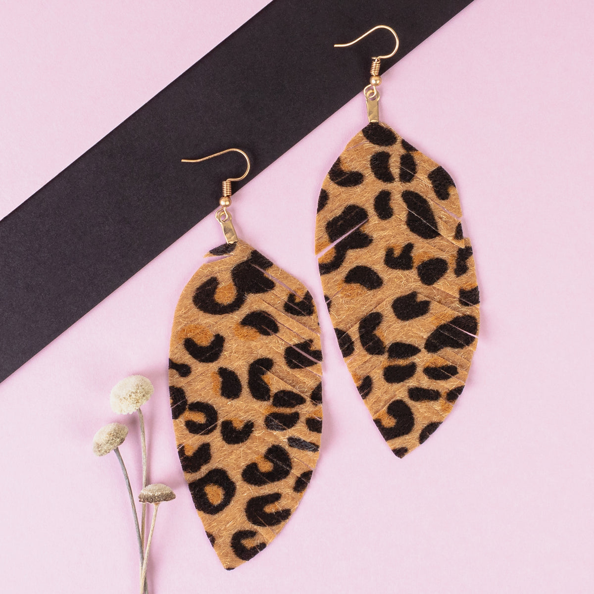 GGE100 - Animal Print Feather Earrings - Leopard