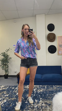 Load and play video in Gallery viewer, 30047 - Abstract Print 3/4 Sleeve Top
