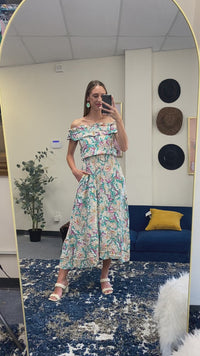 Load and play video in Gallery viewer, 6789 - Floral Print Dress with Pockets

