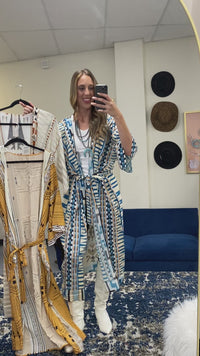 Load and play video in Gallery viewer, 8934 - Geometric Print Duster - Yellow
