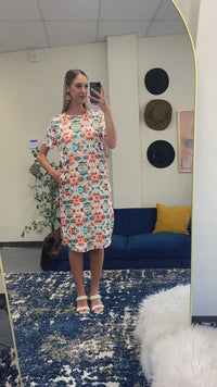 Load and play video in Gallery viewer, 10988 - Geometric Print Dress with Pockets
