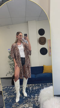 Load and play video in Gallery viewer, 7890 - Leopard Print Duster
