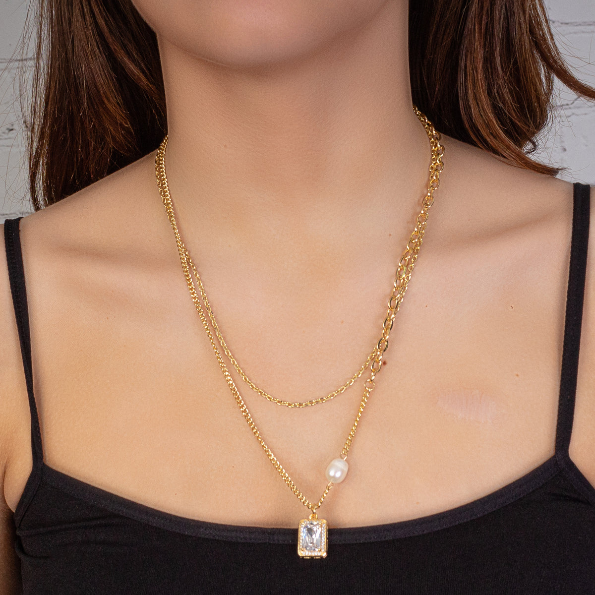 1123 - Dainty Crystal Pendant Necklace - Gold