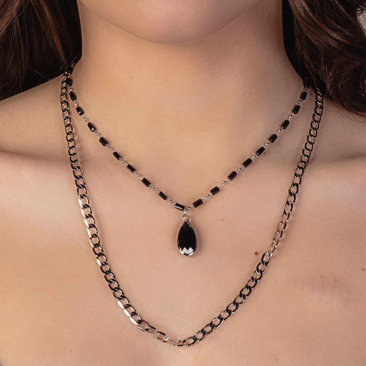 1145 - Dainty Teardrop Pendant Necklace - Black