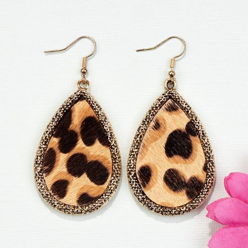 734057 - Animal Hide Earrings - Leopard