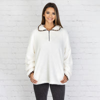 Load image into Gallery viewer, 20120 - Sherpa Pull Over with Leopard Accents and Pockets
