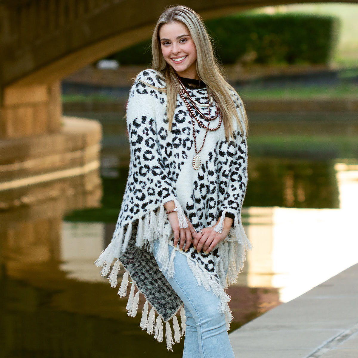 6387 - Leopard Poncho With Fringe Ivory