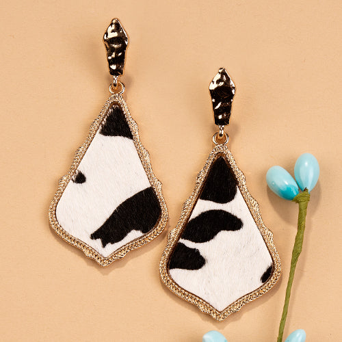 93004 - Animal Hide Earrings - Black White